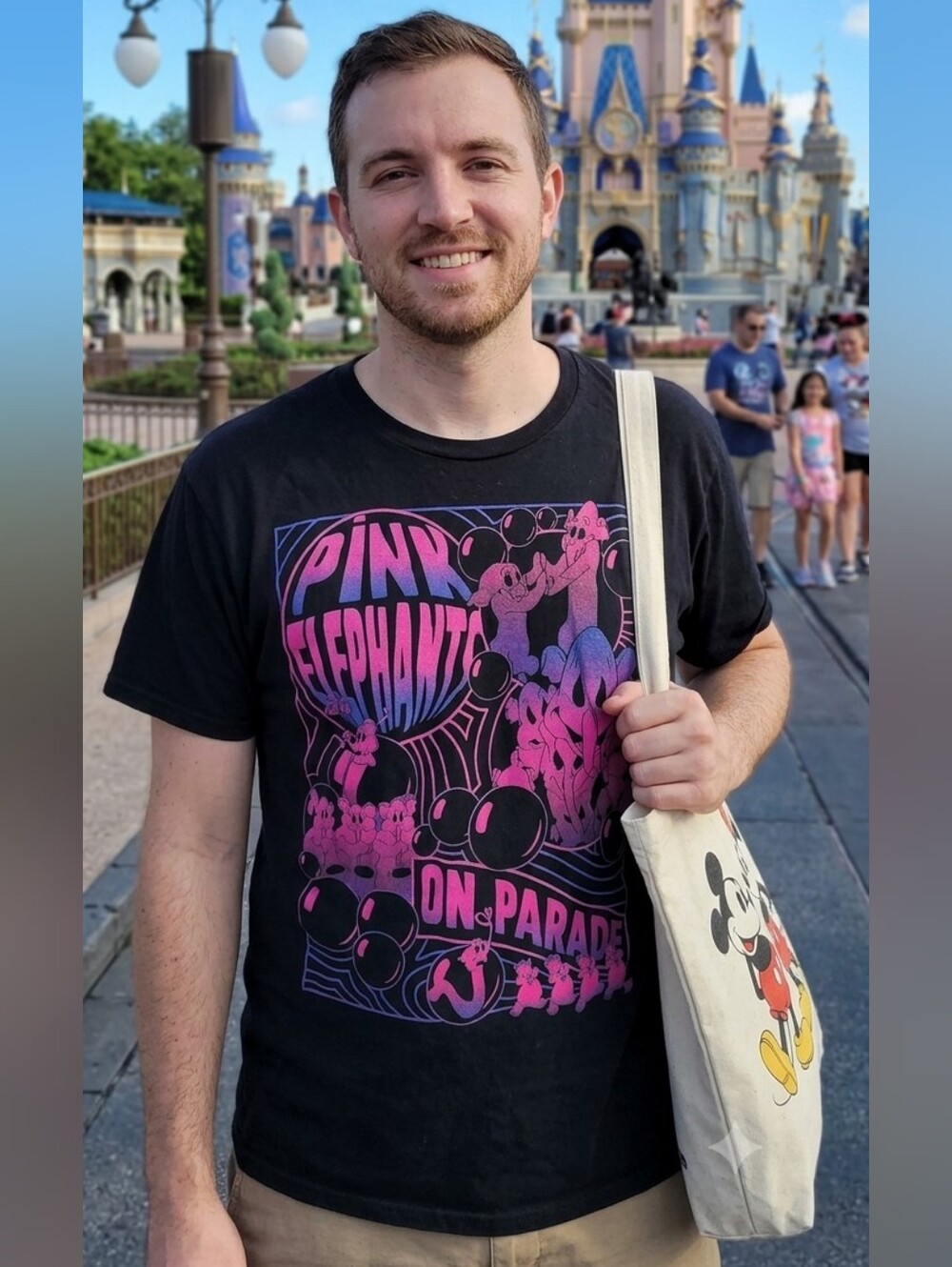 {Disney} Black Graphic Tee - Pink Elephant On Parade - Size LARGE